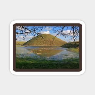 Silbury Too Magnet