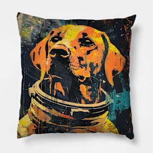 Vintage labrador astronaut portrait Pillow