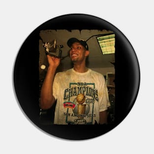 Tim Duncan - Vintage Design Of Basketball Pin