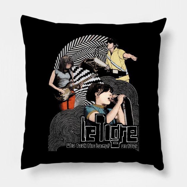 LE TIGRE Pillow by Kurasaki