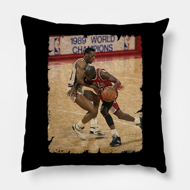 Dennis Rodman vs Michael Jordan, 1989 World Champions Pillow by Wendyshopart