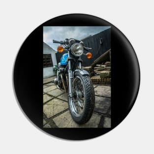 Suzuki GS750 in Blue Pin