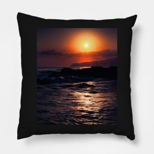 Aesthetic sunset on the beach Pillow