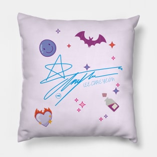 Design with the signatures of singer Lee Chae-yeon Pillow