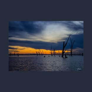 Lake Mulwala, Yarrawonga, Victoria, Australia. T-Shirt