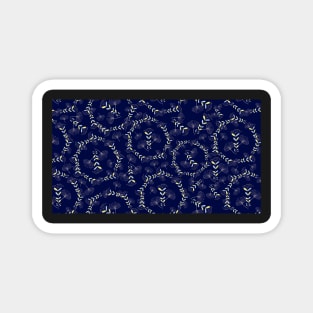 Summer night, Simple floral circles on blue Magnet