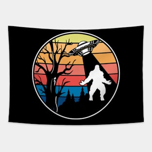 Retro alien ufo bigfoot abduction Tapestry