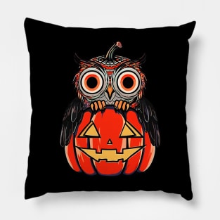 Owl & Jack O' Lantern: Halloween Pumpkin Trick or Treat Design Pillow