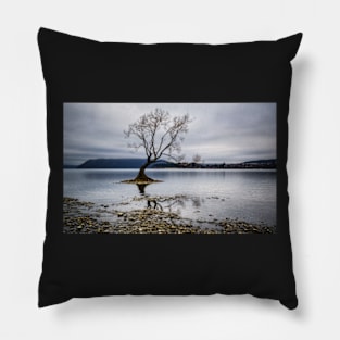 Lone tree stands in Lake Wanaka, New Zealand Pillow