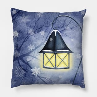 Magic vintage streetlight watercolor illustration. Snow night. Snowflakes, tree branches. Winter park scenery Pillow