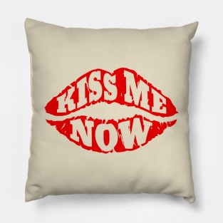 kiss me now lips Pillow