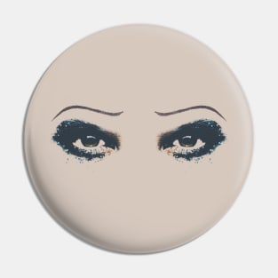 Hedwig Eyes (DC) Pin