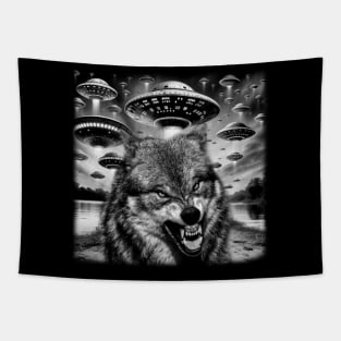 Celestial Pack Howling Fashion with Wolf UFO T-Shirt Elegance Tapestry