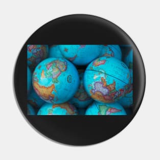 Globes Pin