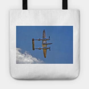 Lockheed P-38 Lightning from below Tote