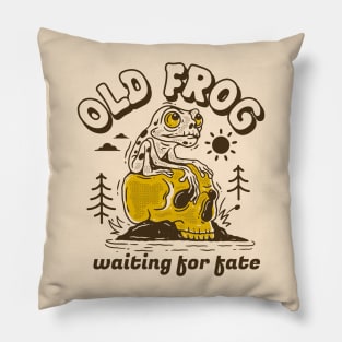 Old frog waiting for fate Pillow