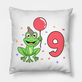 I am 9 with frog - kids birthday 9 years old Pillow
