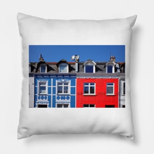 Colorful old Bremen terraced houses, Neustadt, Bremen, Germany, Europe Pillow