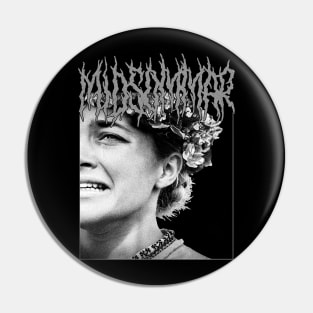 Midsommar Crown Metal Pin