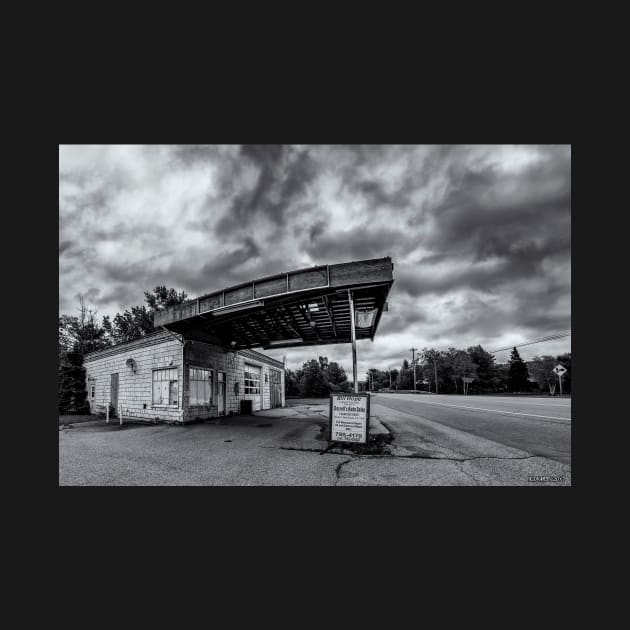 Old Auto Garage in Ellershouse, Nova Scotia by kenmo