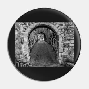 The archway Pin