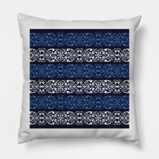 Ornamental pattern in stripes Pillow