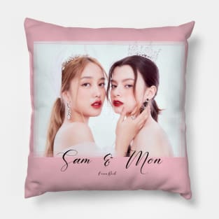 QUEENS Pillow