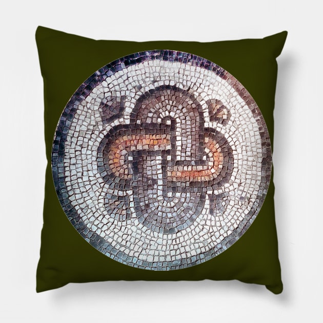 Solomon's knot Pillow by RiverPhildon