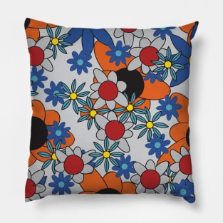 Floral pattern with leaves and flowers doodling style Pillow