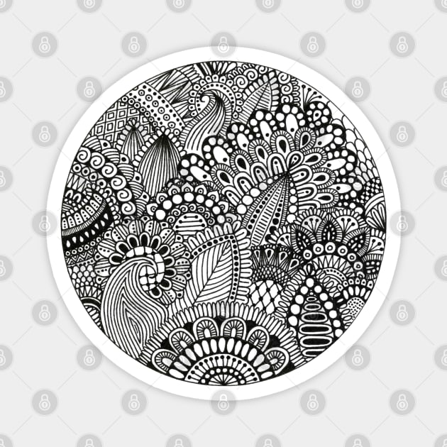 Zentangle Circle Magnet by calenbundalas