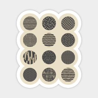 Patchwork Pattern Circle Dots - Black Magnet