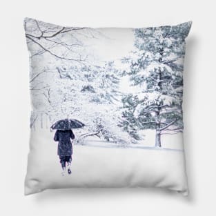 A walk in the snow Pillow