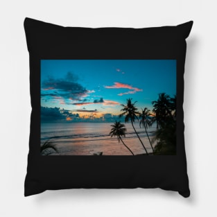 PALM TREE SUNSET ON THE SEA SHORE DESIGN Pillow