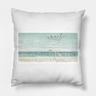 A group of migratory birds Pillow