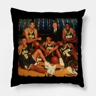 VINTAGE michigan  BASKETBALL 2 Pillow