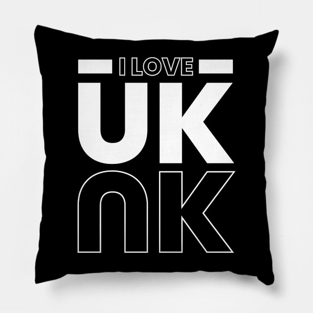 i love uk typography design Pillow by emofix