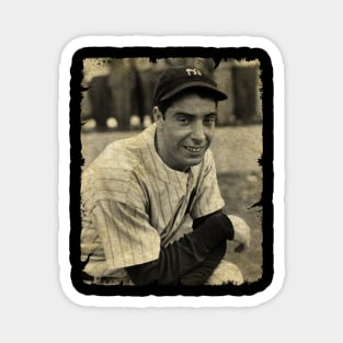 Joe Dimaggio - 56 Game Hitting Streak in 1941 Magnet