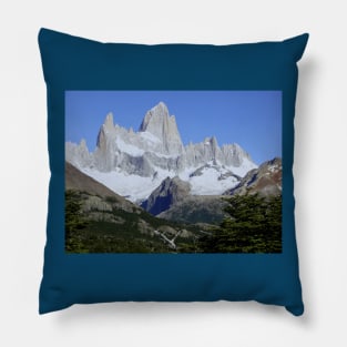 Nearing the summit of Mt Fitz Roy Pillow