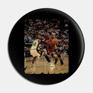 Michael Jordan vs Gary Payton in The 1996 NBA Finals Pin