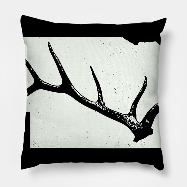 Elk & Deer Shed antler hunting nebraska MAP t-shirt Pillow by tmuzaa