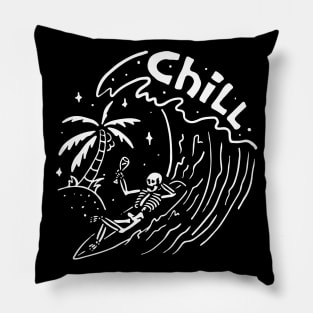 chill skull surfing Pillow