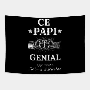 Ce Papi génial appartient cadeau grand-papa, Gift To Papa, Gift To Dad, Gift To Daddy Tapestry