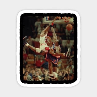 Scottie Pippen vs Patrick Ewing Magnet