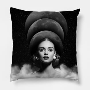 Queen Rises Pillow