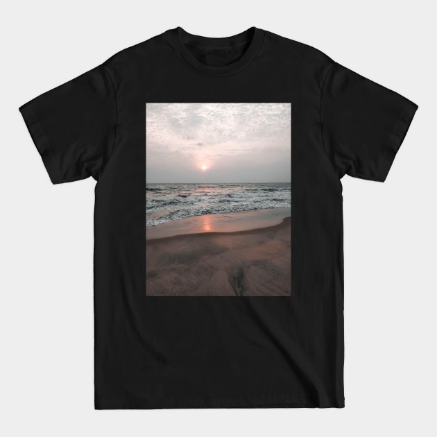 Discover Beach Sunset - Beach Sunset - T-Shirt