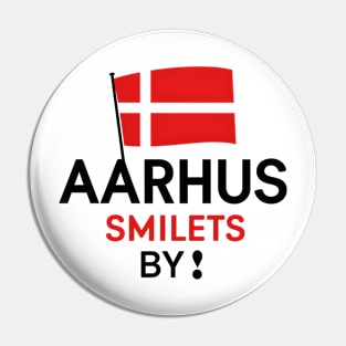 Smiling Aarhus Charm Pin