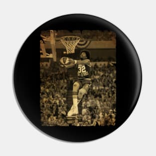 Julius Erving - Vintage Design Of Basketball Pin