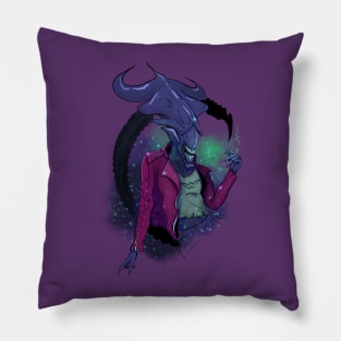 Yasssssss Alien Queen Pillow