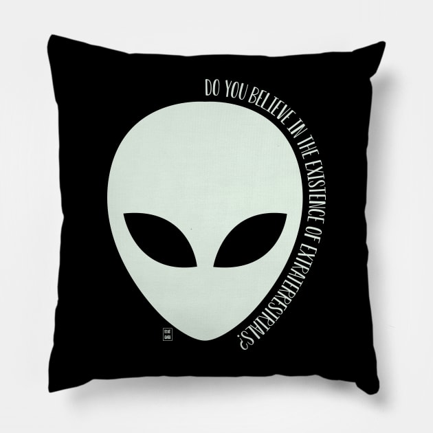 Do you believe? (dark background) Pillow by Gabi Veiga