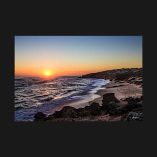 Sunset over the sand dunes at Gunnamatta Surf Beach, Mornington Peninsula, Victoria, Australia. T-Shirt